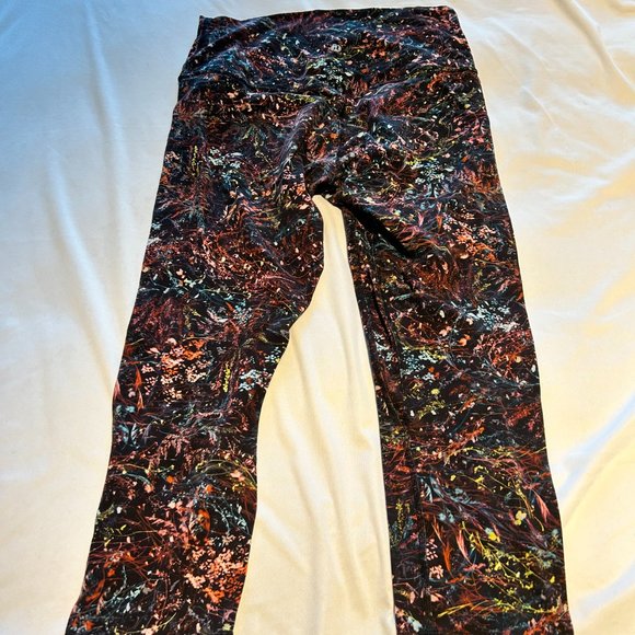GUC Lululemon 7/8 length LEGGINGS Size 8 - Picture 3 of 5